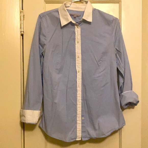 GAP blue & white chambray dress shirt. Size small - Picture 1 of 3